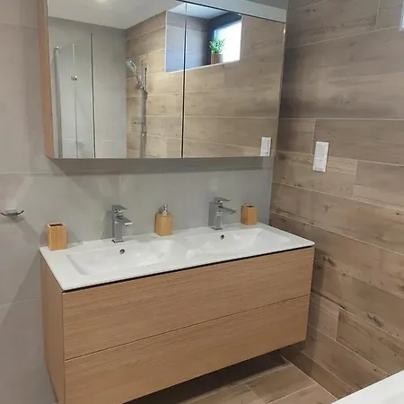 Ponte Nero Apartman *